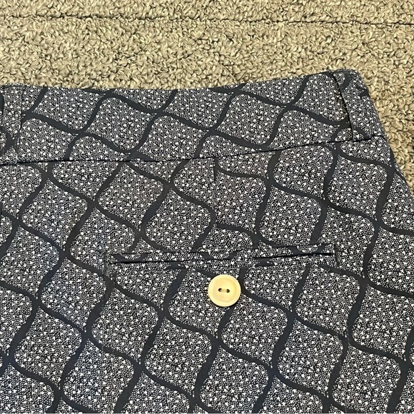 Peter Millar Shorts Womens 10 Blue Bermuda Wicking Golf Stretch 9” Inseam - Picture 10 of 10